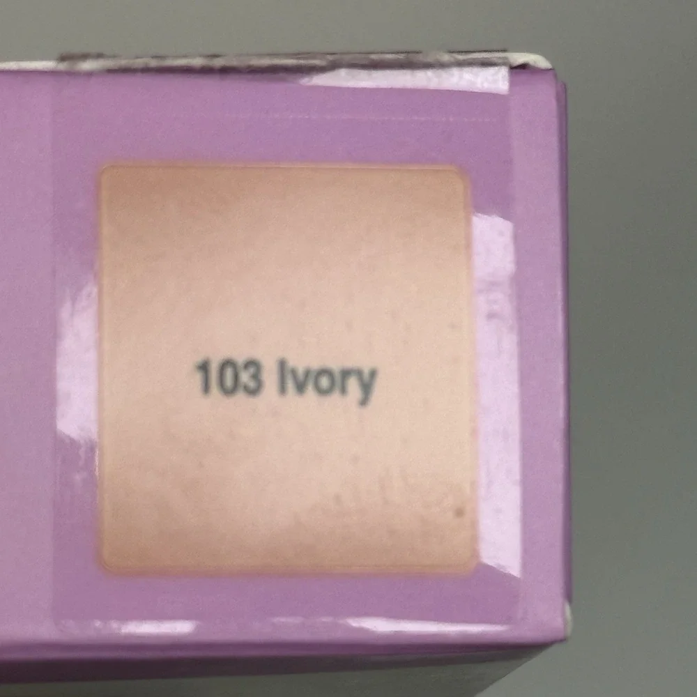 Amway Artistry‎ Ever Perfect Longwearing Foundation 103 Ivory Makeup